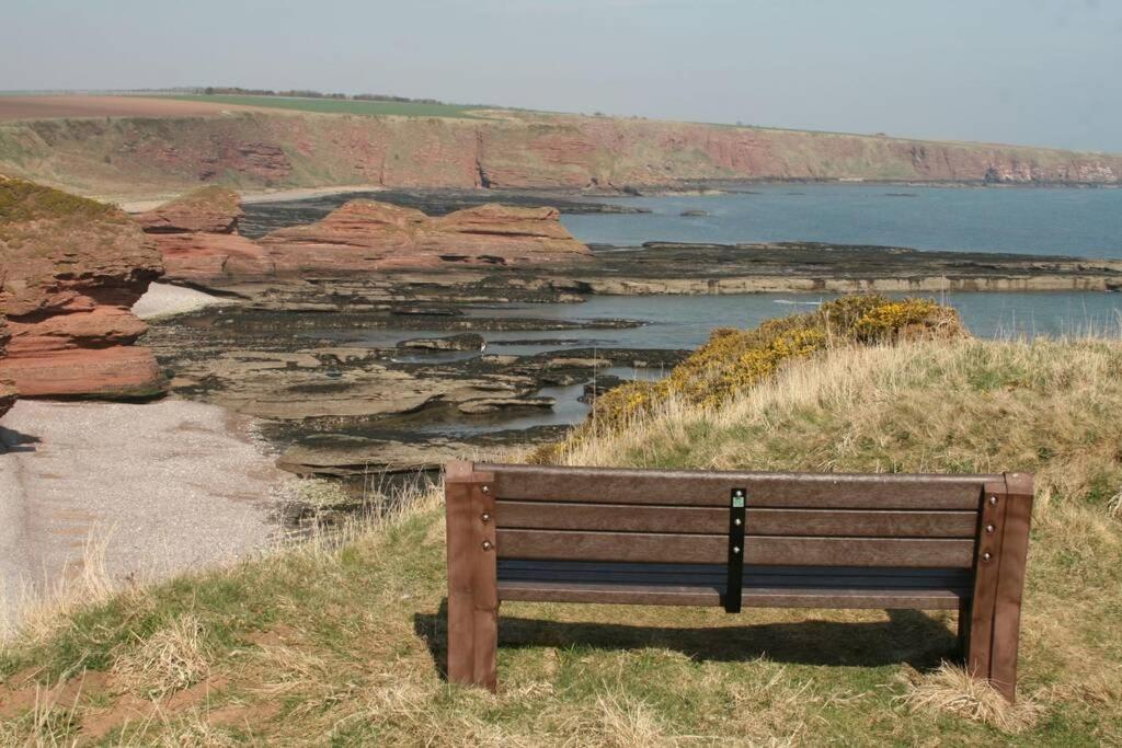 Bell Rock View Arbroath Apartamento Angus Exterior foto